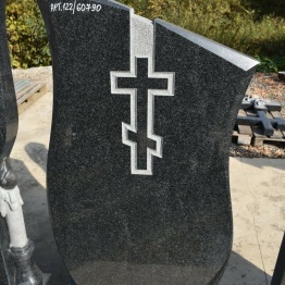Резные памятники